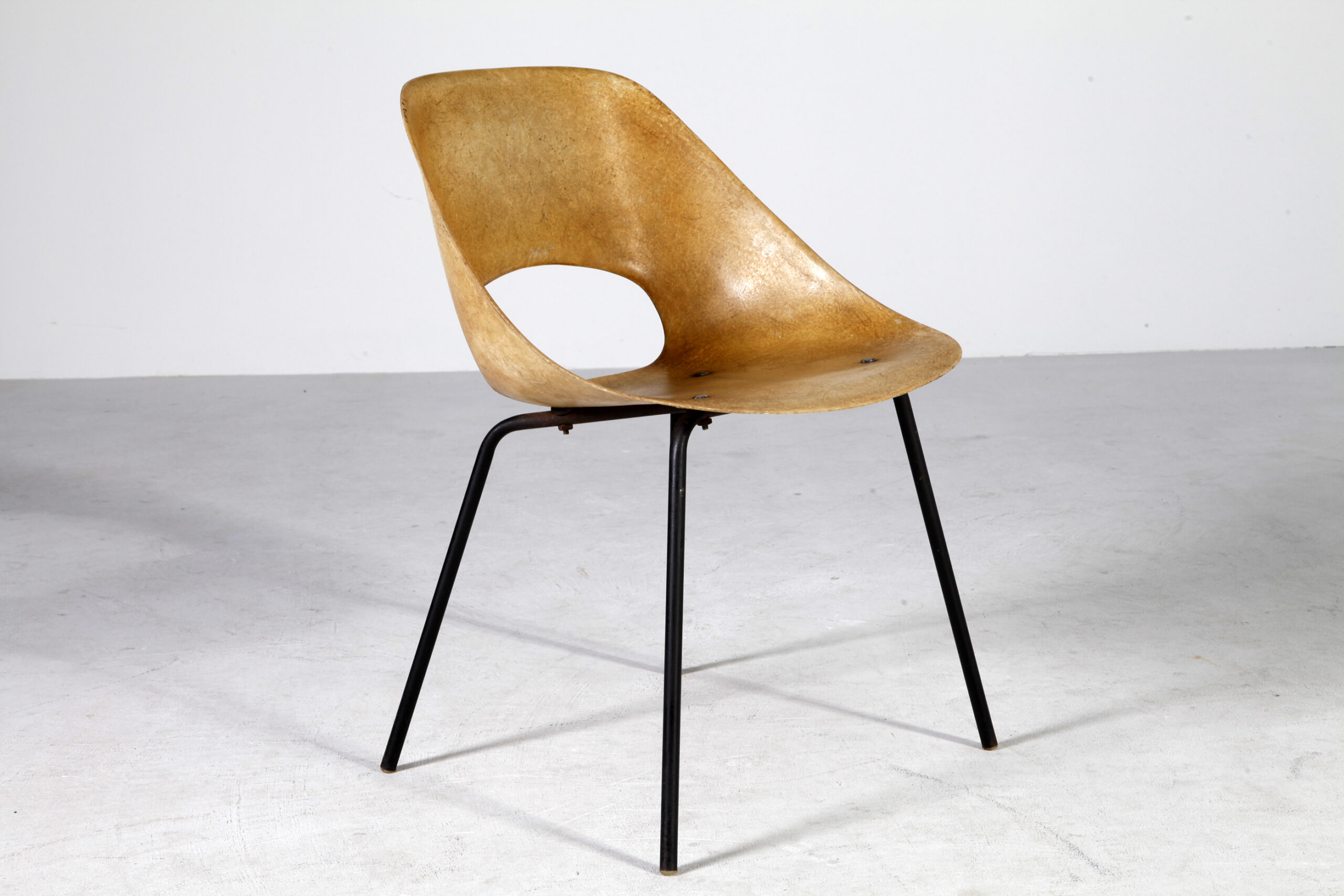 Tonneau Fiberglass Chair by Pierre Guariche | Swanky Systems